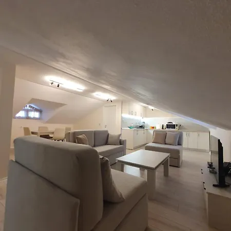 The Penthouse Apartman *