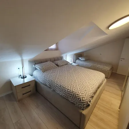 The Penthouse Daire Tiran